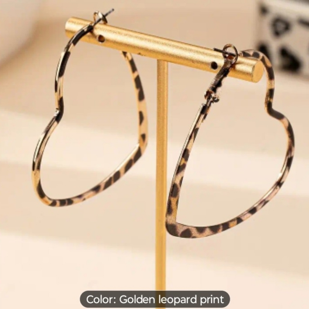 Heart-Shaped Pink Leopard Print Earrings